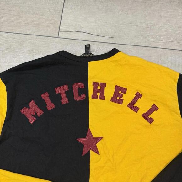 Harry Potter Triwizard Tournament t-shirt LS Mitchell Hogwarts Crest Sz XL Wmns - Picture 9 of 11